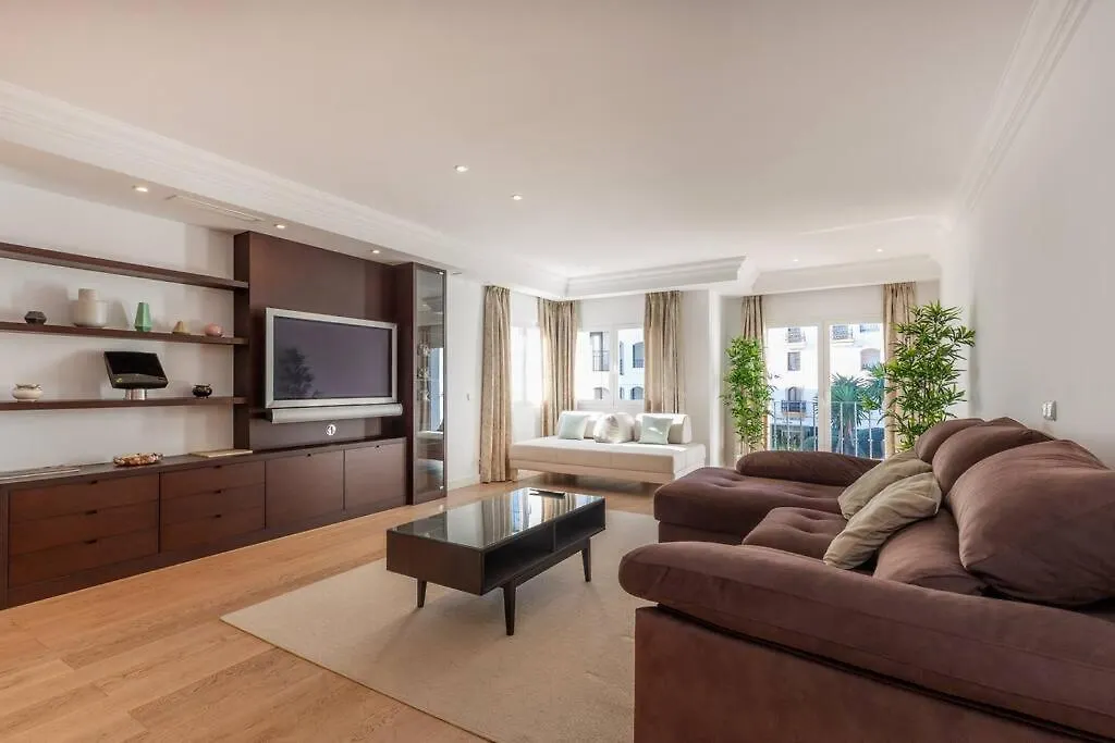 Bright Elegant 3Bdr Apartment In Puerto Banus Marbella